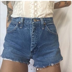 vintage wrangler high waisted shorts